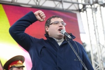 Усатому никто не пишет…