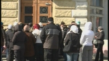 «Киртоакэ – в отставку!» - скандировали сегодня перед примарией