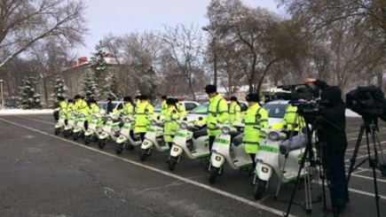 Молдавские патрульные пересели на мопеды