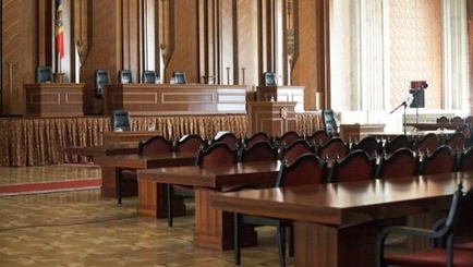 Депутаты выбирают председателя парламента Молдовы. Идет подсчет голосов