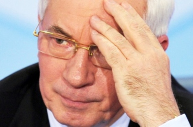 Азаров уехал из страны