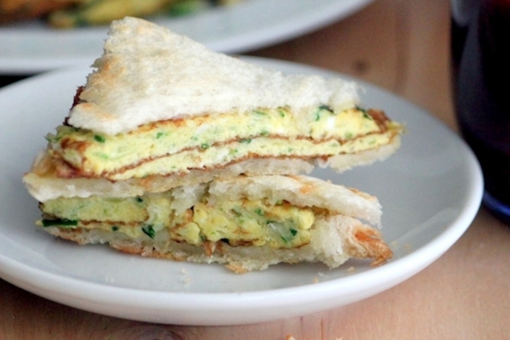 Социологи: молдавские жители, в основном, завтракают омлетом и бутербродами