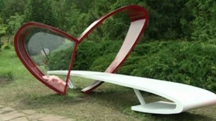 В Кишиневе появился памятник целомудрию