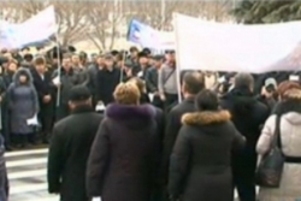 Примары вышли на митинг протеста