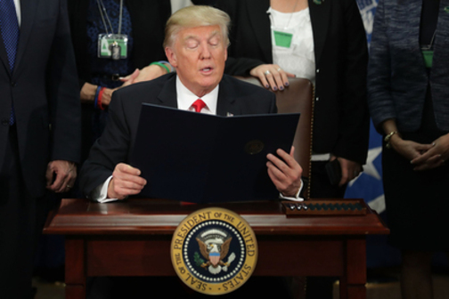 Трамп подписал указы об иммиграции и охране границ