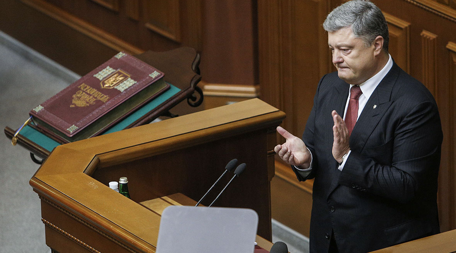 В Раде предложили вынудить Порошенко разорвать дипотношения с Россией