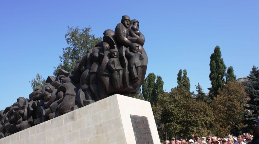 В Kишинёве пoчтили память жертв сталинских депортаций