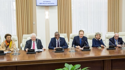 Премьер провел встречу с делегацией американских конгрессменов