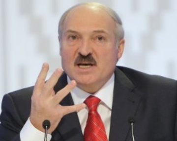 Лукашенко грозится выйти из Таможенного союза и хочет взять у России Калининградскую область