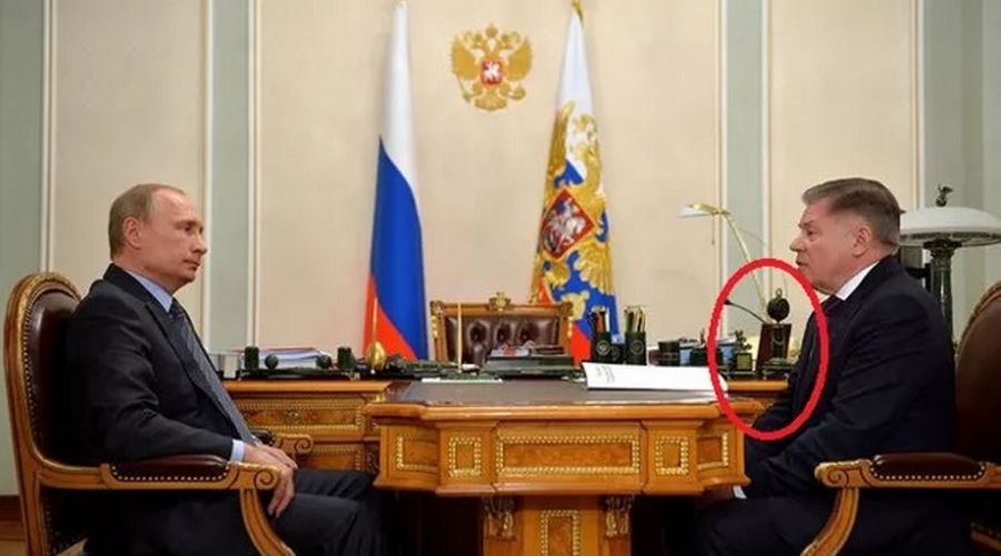 В России публикуют старые фото встреч Путина и отчеты с еще не состоявшихся