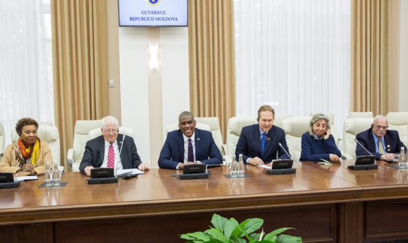 Премьер провел встречу с делегацией американских конгрессменов