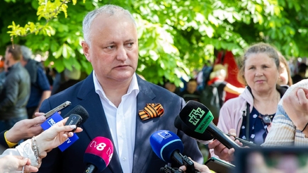 Карабинеры взяли дом Додона в кольцо