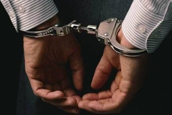 Яловенский чиновник попался на взятке