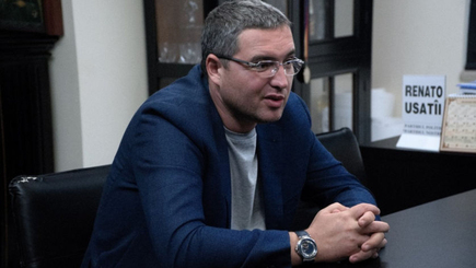 Ренато Усатый спросил людей, хотят ли они перезапустить 