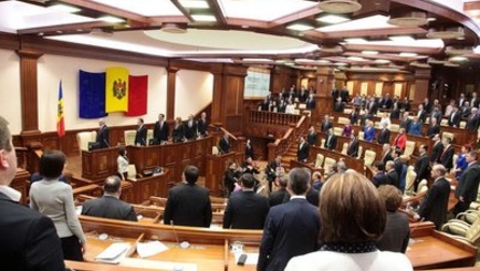 Парламент уходит на пасхальные каникулы