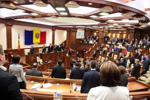 Парламент уходит на пасхальные каникулы