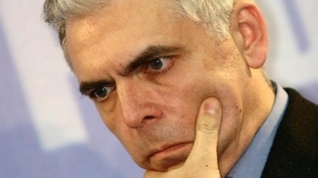 Адриан Северин  был освистан европарламентариями