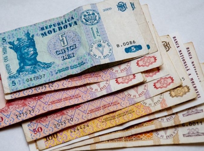 С 1 мая вырастет минимальная зарплата