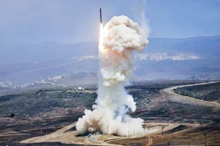 Россия и США приостановили участие в договоре о ракетах