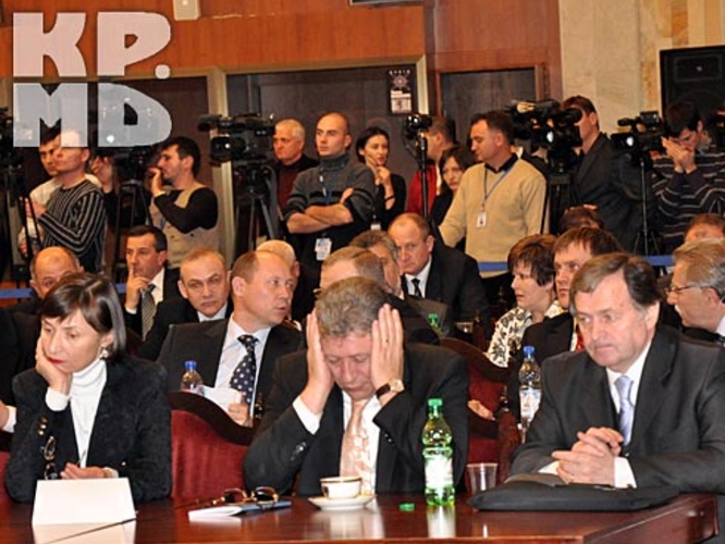 Депутат Мишин спас Молдову от тирании радикала Гимпу?