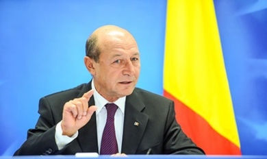 Бэсеску отказывается от идеи объединения Румынии и Молдовы