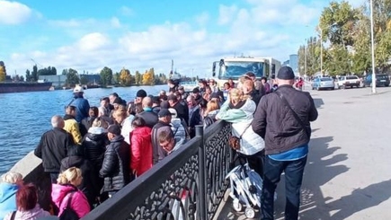 Мирные жители - хотят или нет - будут эвакуированы.
