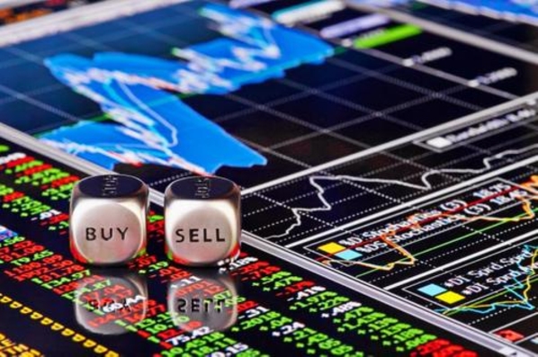 Минфин торгует облигациями