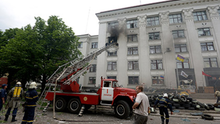 Миссия OБСЕ в Укрaине: Луганская ОГА обстрeляна авиаракетами