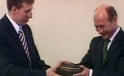Привезет ли Бэсеску в Кишинев горшочек 