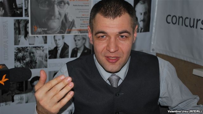 Кандидат в депутаты Октавиан Цику угрожает всем, кто станет критиковать оппозицию