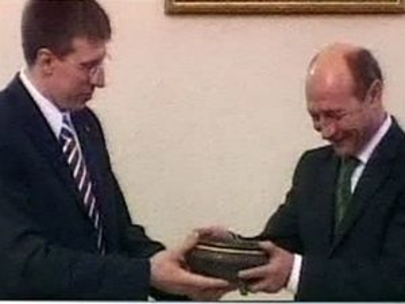 Привезет ли Бэсеску в Кишинев горшочек