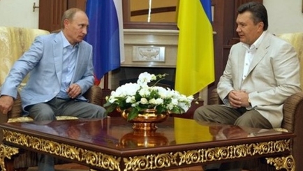 Путин: «Подумай хорошо. Не то будешь там, где она»…