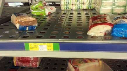 Паника в Кишиневе: Люди бросились сгребать с полок магазинов все