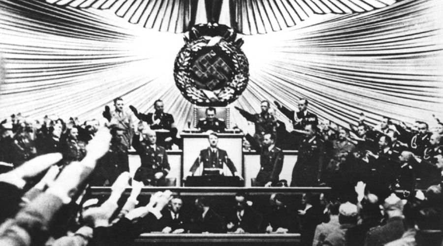 За   Гитлера    и    против   демократии