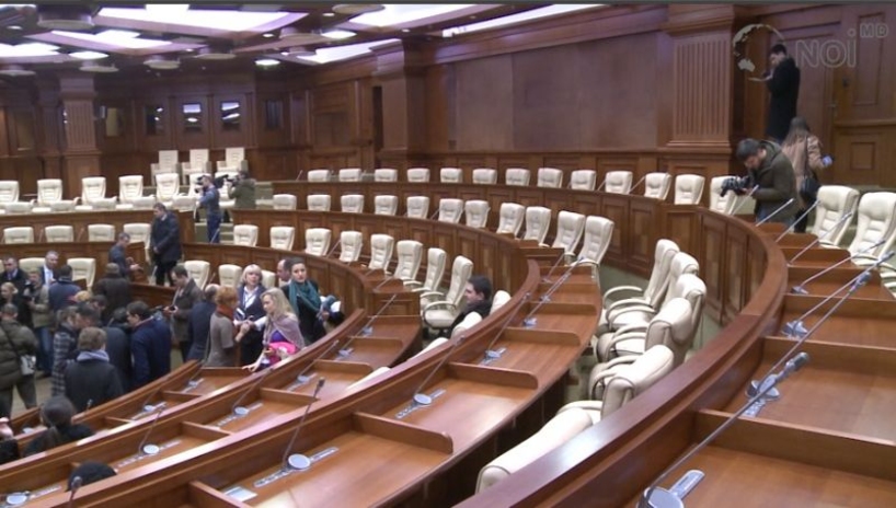 Член ПКРМ в парламенте: «Вы чего смеетесь, дебилы?!»