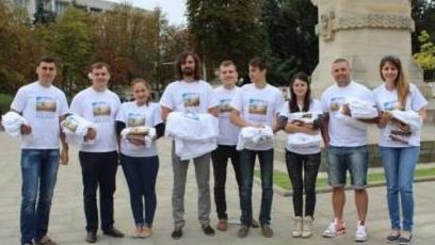 Молодые демократы продвигают Молдову необычным способом