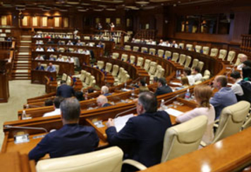 Парламент поручил правительству рассмотреть возможность изменения «закона о миллиарде»