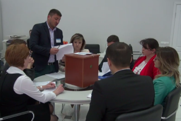 Последние два кандидата на пост примара столицы узнали место в избирательном бюллетене