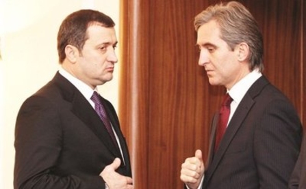 В рейтинге доверия Лянкэ обогнал Филата