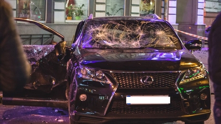 В центре Харькова джип влетел в толпу: много погибших (ВИДЕО содержит сцены смерти)