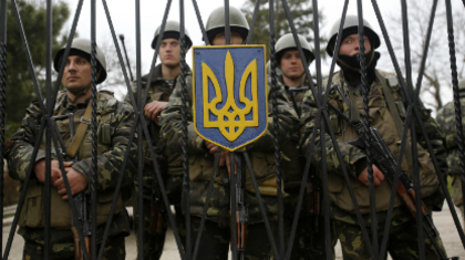 Яценюк объявил о начале военного сценария крымского кризиса