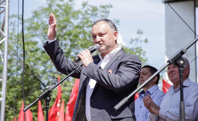 Социалисты 1 Мая: особый статус русскому языку и палаточный городок в центре Кишинева