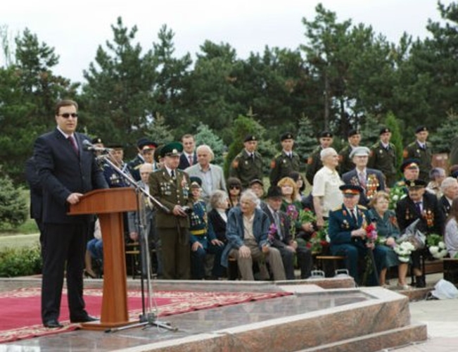 Демократы почтили память павших воинов