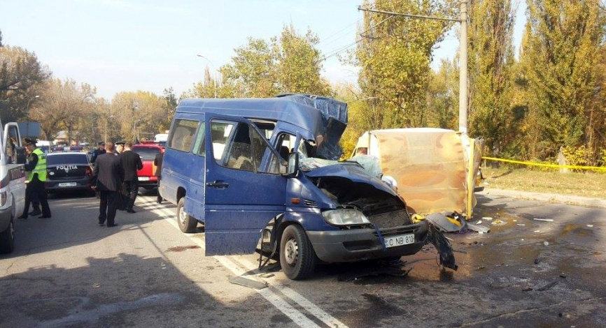 Серьезное ДТП с участием маршрутки, 2 человека погибли