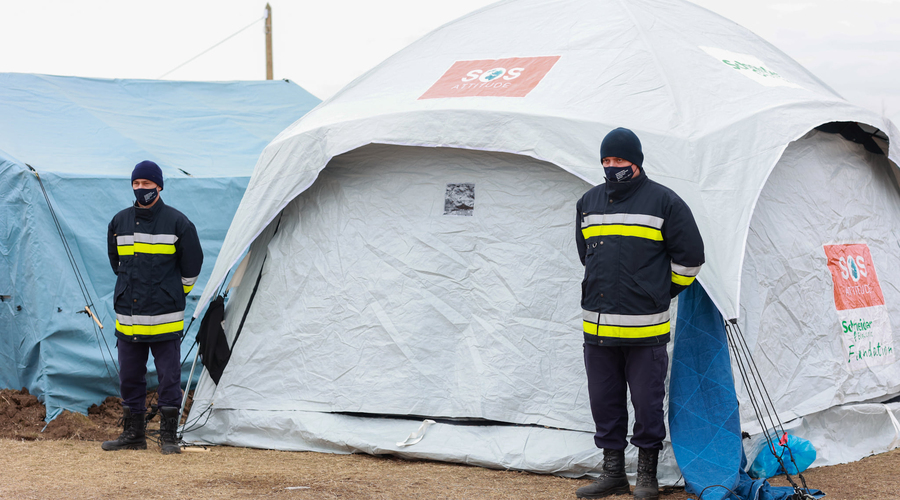 Украинские беженцы: более половины - дети!