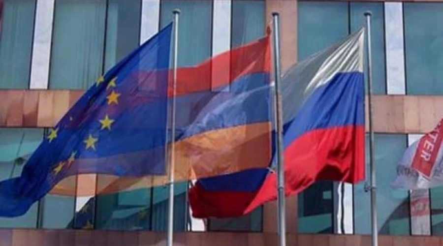 Россия взрослая девочка и должна понимать, что мужчины уходят не “к”, а “от”