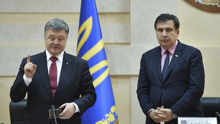 В Миграционной службе рассказали, за что Порошенко лишил гражданства Саакашвили