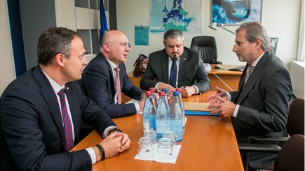 Павел Филип провел встречу с еврокомиссаром по вопросам расширения и политики добрососедства Йоханнесом Ханом