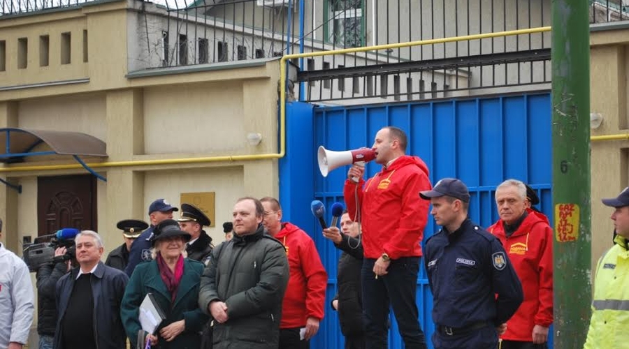 Тулянцев научил коммунистов, где нужно протестовать