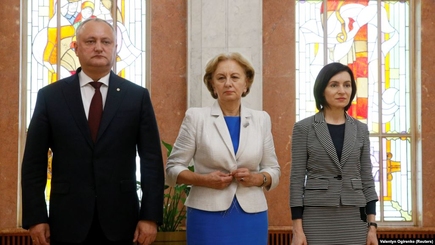 Деньги в ДОЛГ - Правительство одолжит у Румынии деньги на зарплаты